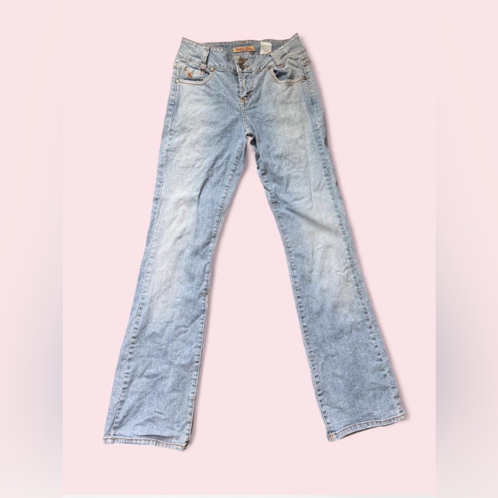 Vintage Y2K Paris Blues low-rise bootcut jeans Size 3 classic light wash.